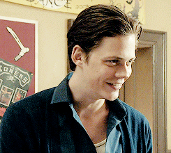 teenwrecksz:  bill skarsgård’s SMILE (isnt he so precious)(- sorry i had to add