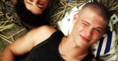 (via Gewoon Vrienden (Just Friends) (TV) - Gay Themed Movies)