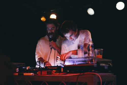 adamnalapraya:  Flume and Chet Faker play an awesome b2b DJ Set