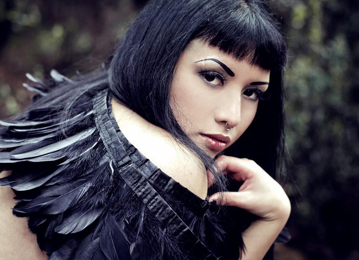altmodelgirlcrush:  Noidd Suicide