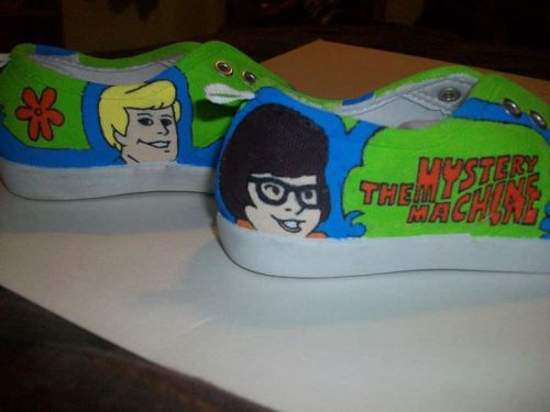 wearmyart: Hand painted ‘Scooby Doo’ custom kids shoes.  I do one-of-a-kind custom shoes made to ord