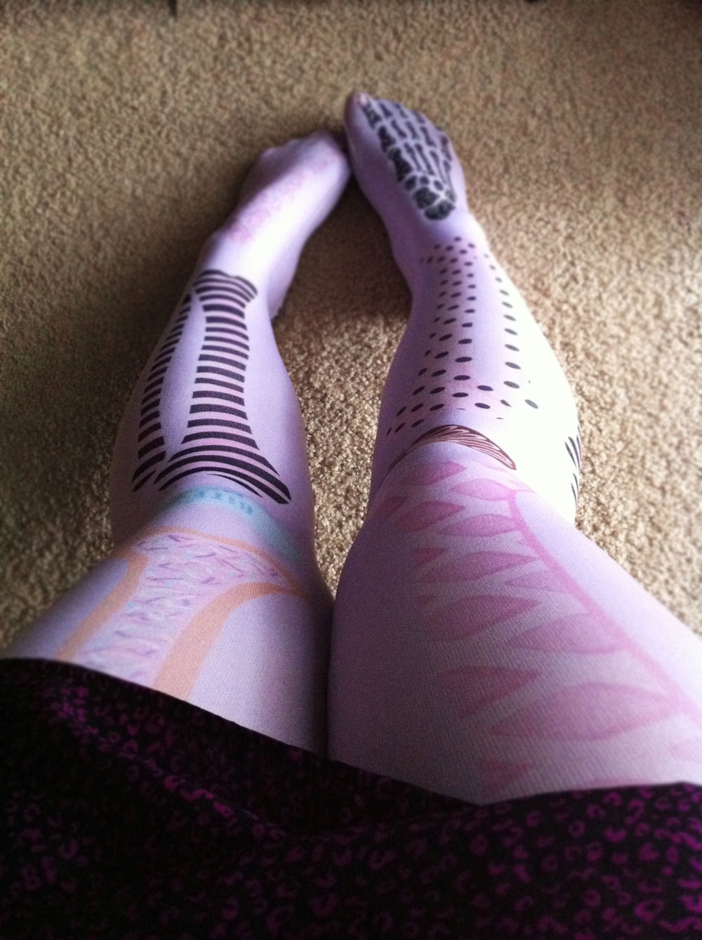 eden-ki:  Testing out some tights! Sugary Bones tights and other pastel bone and