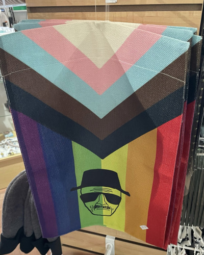 villa-kulla:calamarr:Constantly thinking about the Heisenberg pride flag they sell