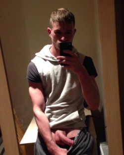 straightguynaked:  More Straight Guys Pics and Videos at http://guystricked.com/