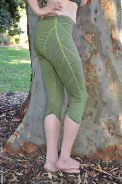 etsyifyourenasty:  Leaf Leggings