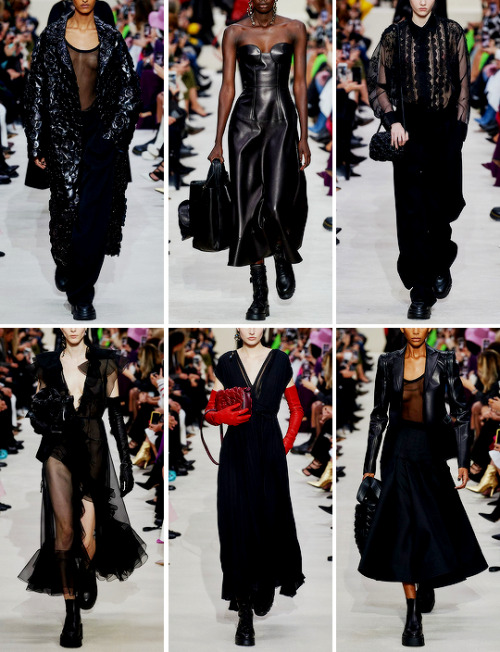 VALENTINO at Paris Fashion Week Fall 2020if you want to support this blog consider donating to: ko-f