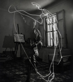 akustikbiradam:  pablo picasso light painting