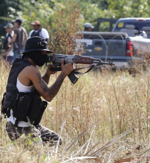 fnhfal:Mexican vigilante.