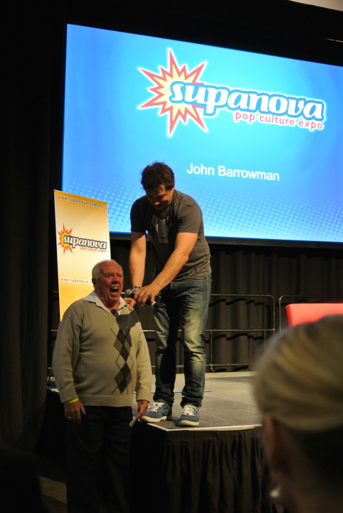 mspolishdonut:Did you know that John Barrowman has relatives in Perth, Australia?Meet “Alan”