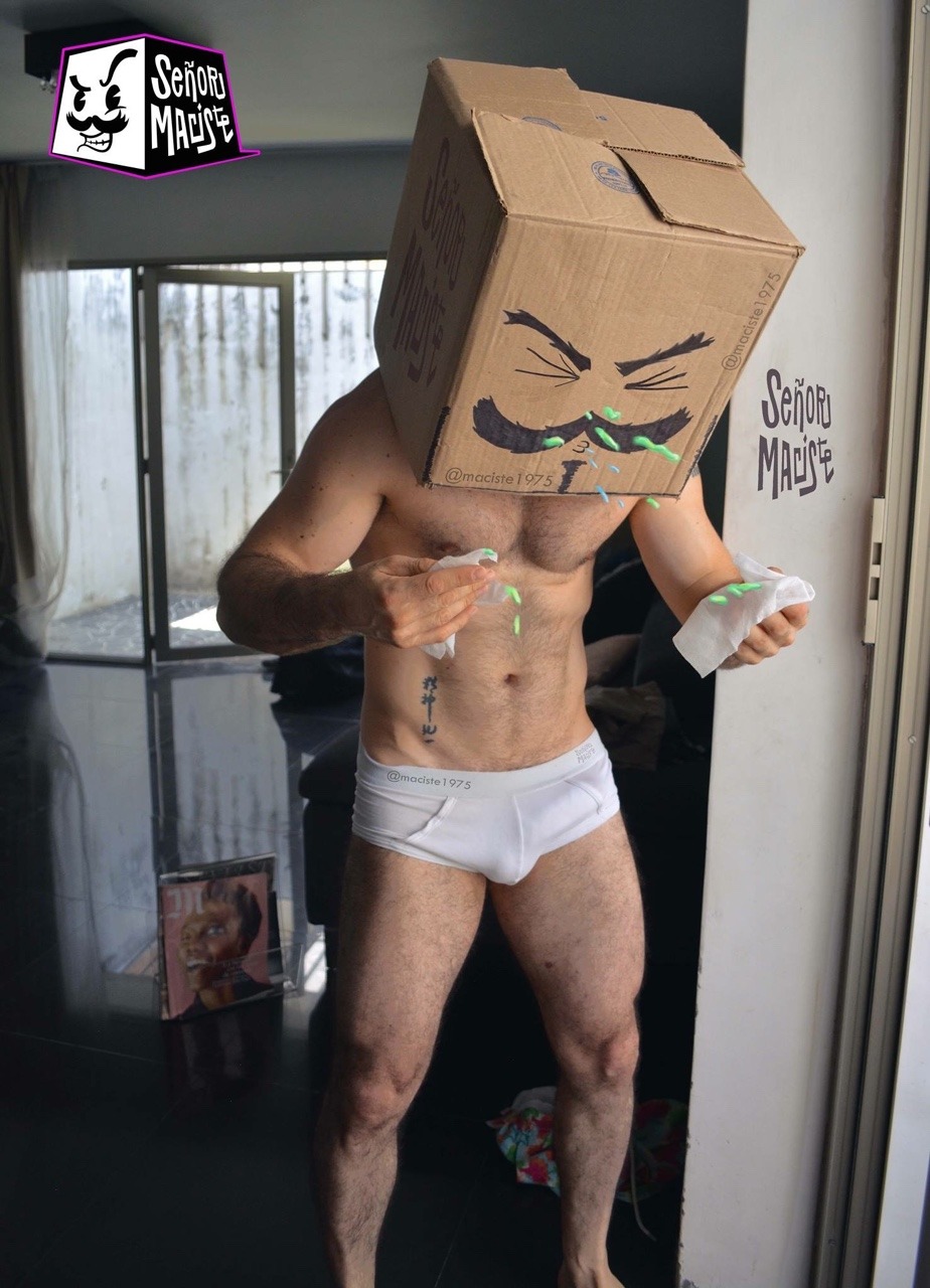 mistermaciste:  I’ve got a runny nose. I feel tired and feverish. I’ve got a