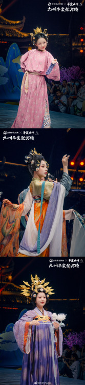 hanfugallery:chinese hanfu display by 华裳九州. photo by 阿辛子aXin