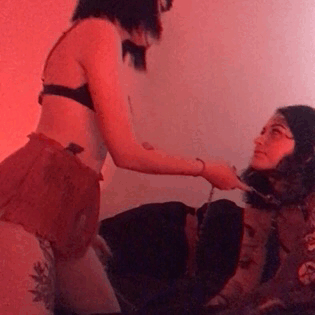 butterorgy:  My pet 🖤🥀 @honeyxmilkx