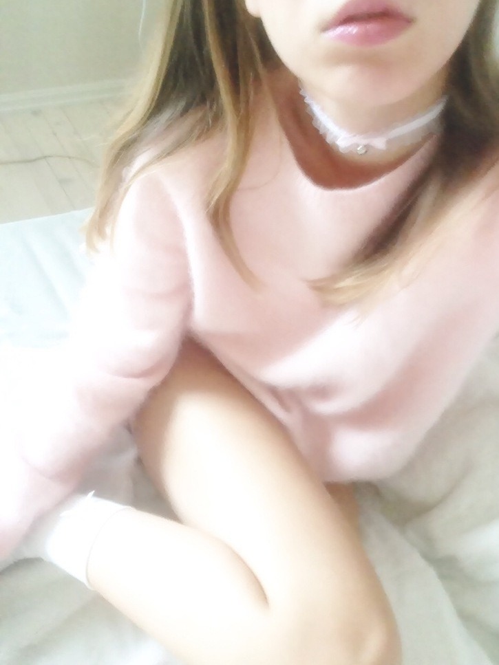 pinklittlevirgin:  Got my order from the little pink kitten, love it ♥ 