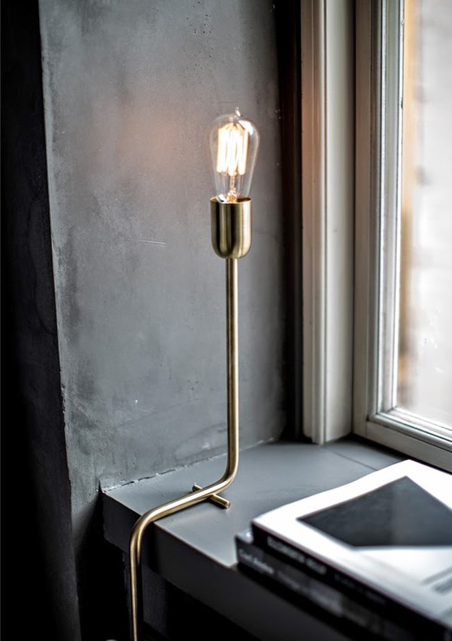 bluelikeneon:
“Kavalier lamp from Rubn.
”