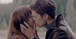 cassitavulneratus:    FANGIRL CHALLENGE MEME[10] FAVORITE RELATIONSHIPS - 6. Christian