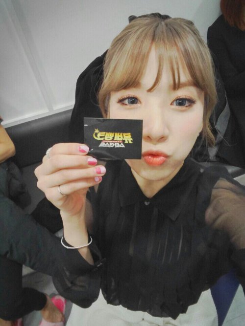 JiSook (Rainbow) - KBS Stardust Selca