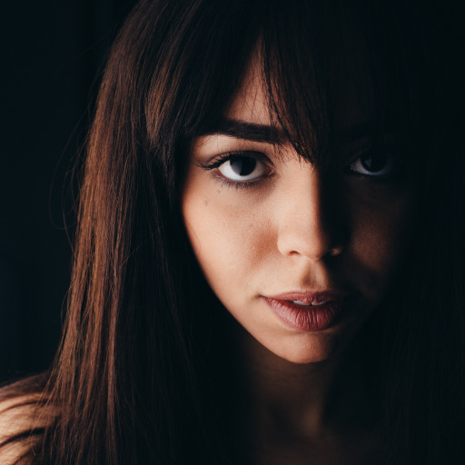 Somos infelices porque tenemos miedo. Miedo a lo desconocido, a que nos juzguen, a no ser suficientes, a no encajar. Miedo a ser nosotros.