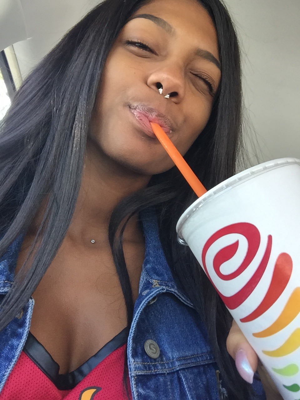 lady-smoker:  edgarallan-hoe:  I was tagged in the 6 selfie challenge by friggmei.