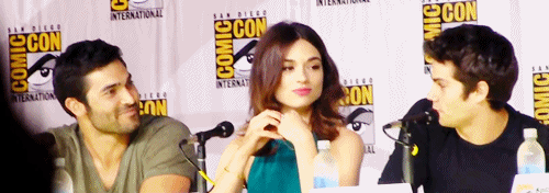 hobriened:Tyler and Dylan during Jeff’s answer to a question. (x)