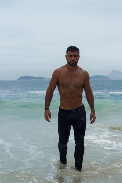 bambam62:  Guilherme Trusting by Gustavo Bastos