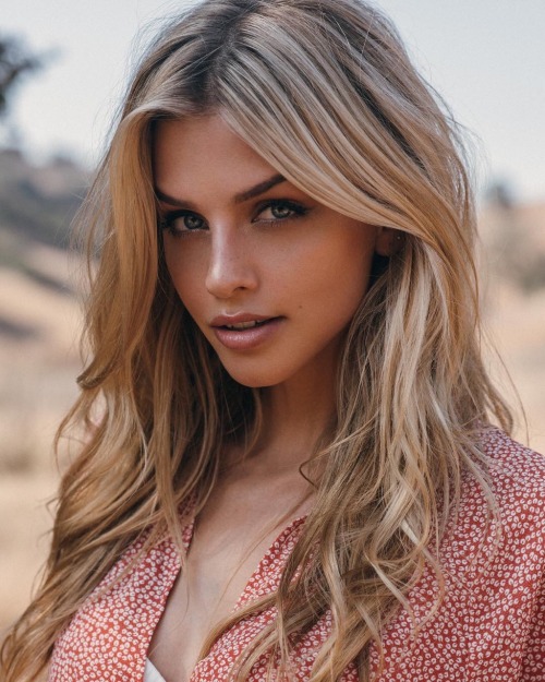 those-r-amazing:Marina Laswick - good golly she is so hot