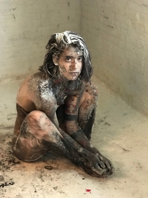 camdamage: BTS cell shot of some amazing messy glory today with DWLPhoto and FredRX. Can’t wai