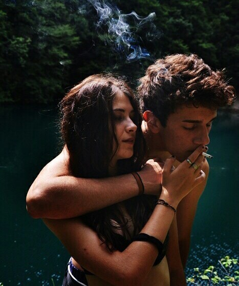 pornografia0:  Couple na We Heart It - http://weheartit.com/entry/149856662