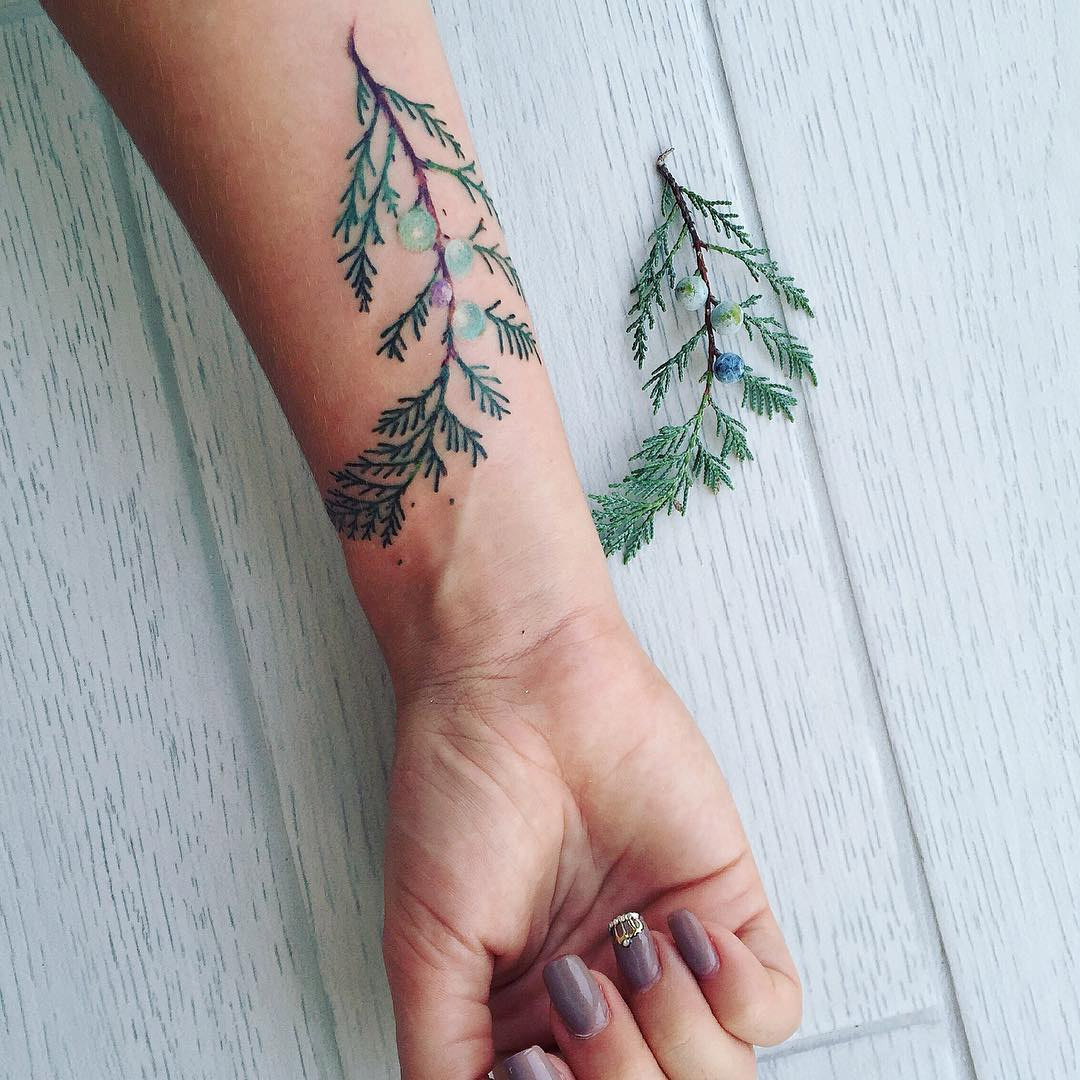 itscolossal:  Delicate Botanical Tattoos by Pis Saro