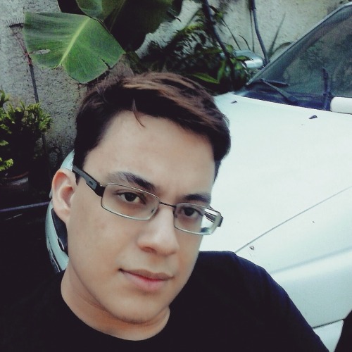 chesschirebacon:  Selfie because I loved my haircut :D