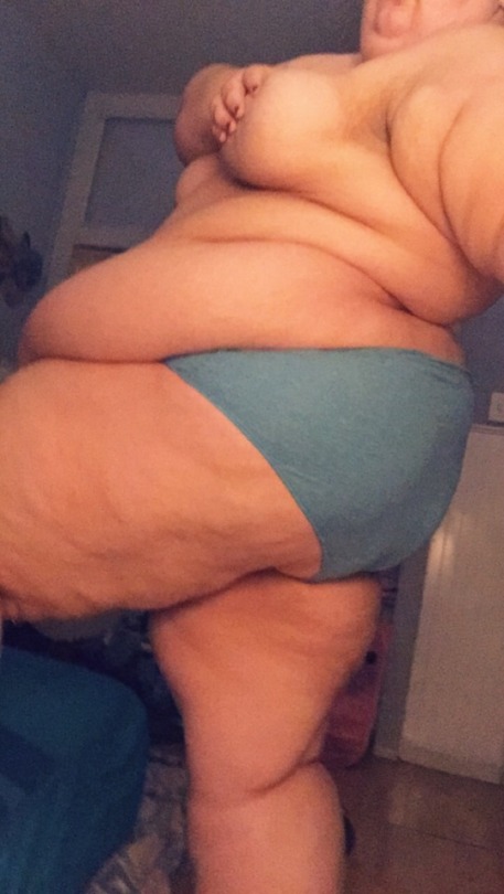 Porn Pics cute-fattie: Rolls rolls rolls  