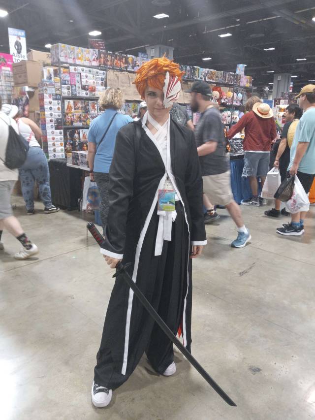 I went to Otakon and had a blast! Sad I could only go on Friday, but look at all these badass Bleach cosplaysss