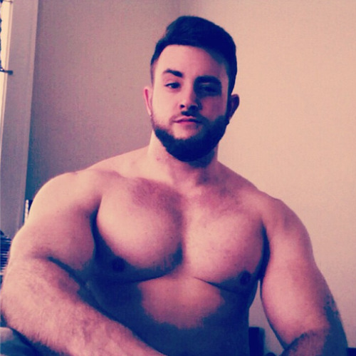 keepemgrowin:  He’s bulking and growing to please you…