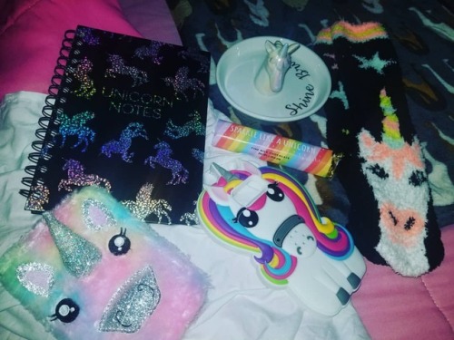 My love for #unicorns #unicorn #unicornlife #unicornlove  www.instagram.com/p/BrrR-sulX0r/?u
