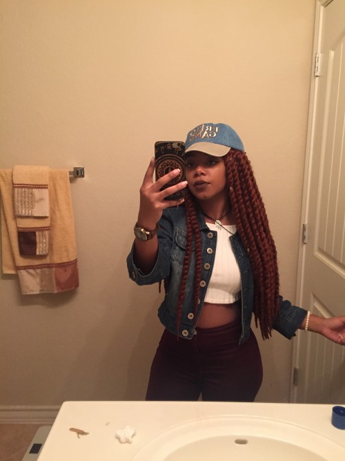 bootyneedslovin:  happy blackout ✨✨