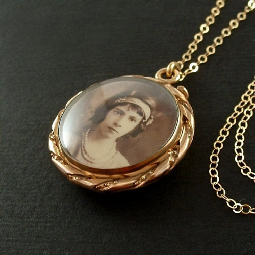 Antique Bubble Glass LOCKET Memorial Photographs Double-Sided Clear Dome Necklace CHAIN c.1900s, Chr