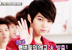 taenggyu:  Myungsoo + red jacket 