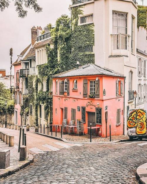 Dreaming of Paris #travel #world #france #paris #beautifuldestinations #streetphotography #cafe #eur