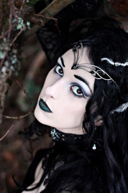 victorian-goth:  Victorian goth http://victorian-goth.tumblr.com/