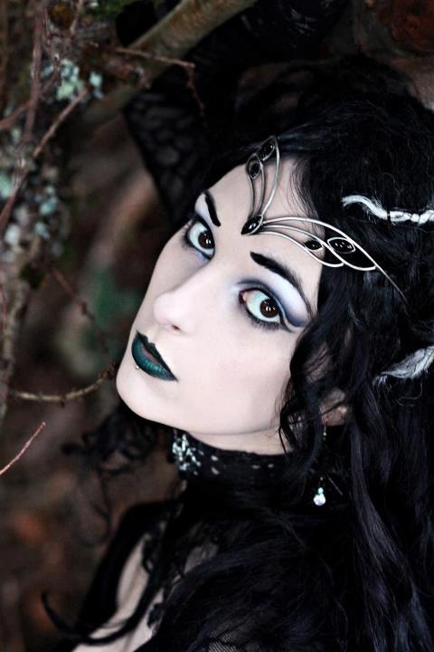 victorian-goth:  Victorian goth http://victorian-goth.tumblr.com/ 