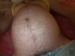 bloatedboybob: Ughh, Im soo full… rub my belly pls