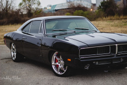 automotivated:  69 Dodge Charger/Viper Motor
