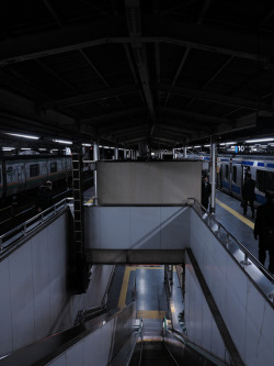 yamanote-candid:  上野#5 canon Powershot G1X 上野駅 03/04/2014 