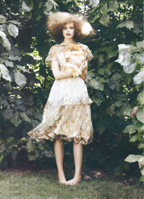 unes23:Frida Gustavsson for Vogue US by Patrick Demarchelier