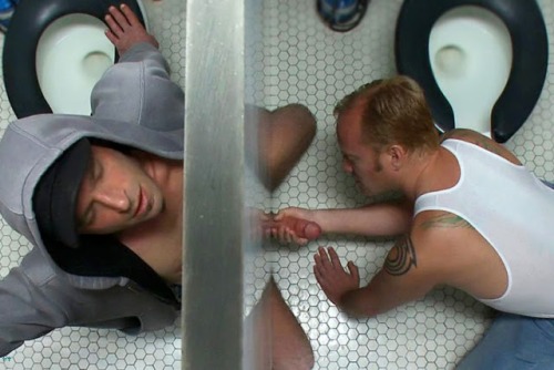Sex Gay Piss & Glory Hole Fun pictures