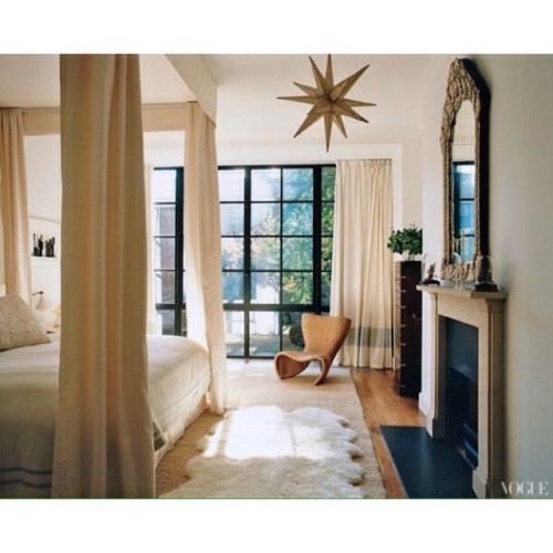 hellosukio: Wish I could relax in bed all day, especially this one. Design by Virginia Tupker #moder