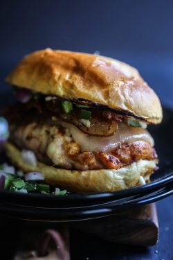 guardians-of-the-food:  Spicy Bacon Chicken Sliders with Ginger Jalapeno Relish  *drools*