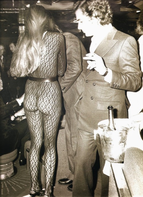 partial-boner:  Jerry Hall, club L'Aventure, Paris, 1974