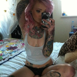 itsallink:  More Hot Tattoo Girls at http://hot-tattoo-girls.blogspot.com