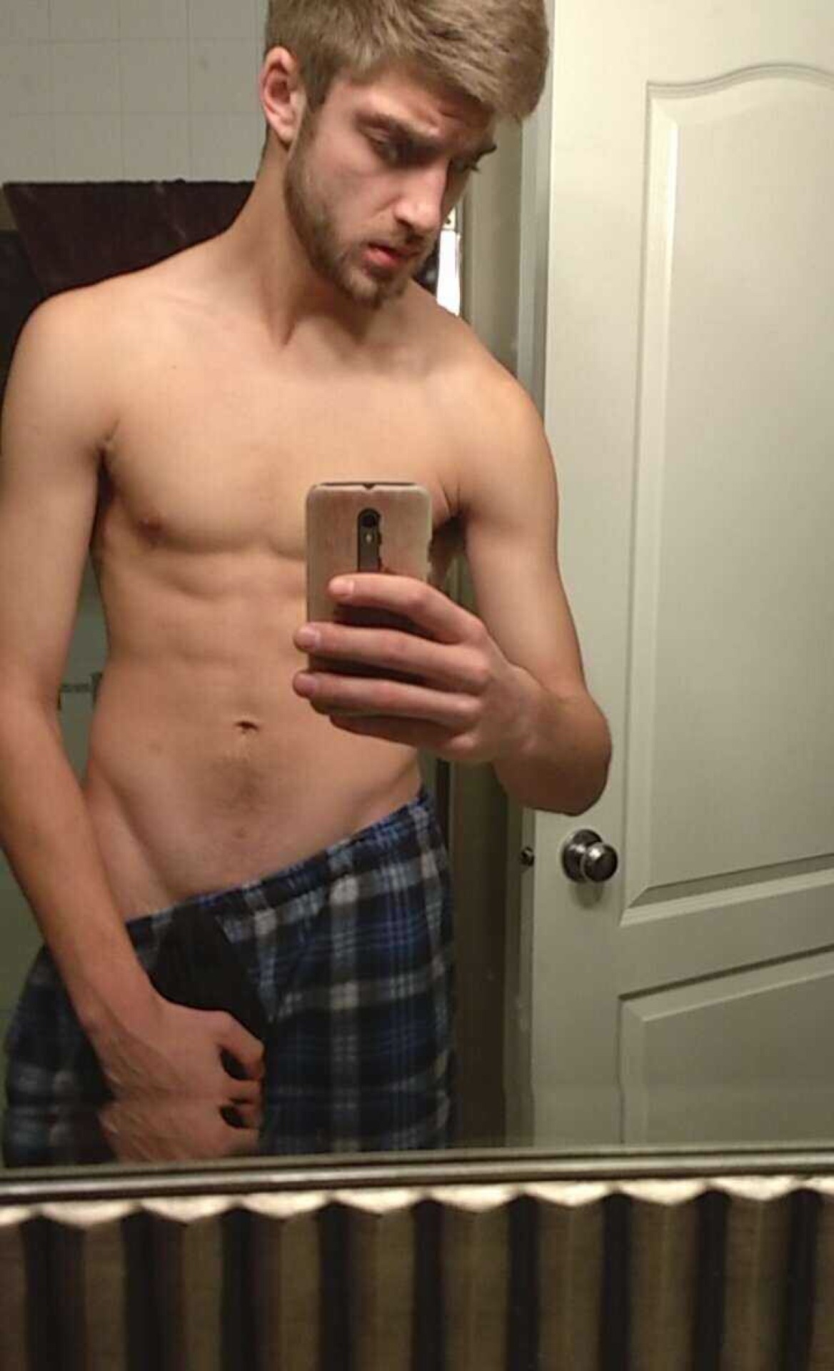 collegecock:  menofsnaochat:  Nick   part 2 - wow!