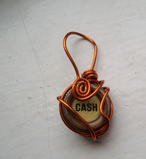 obligeme:copper wire wrapped typewriter and register keys (x)Buy her stuff, guys!